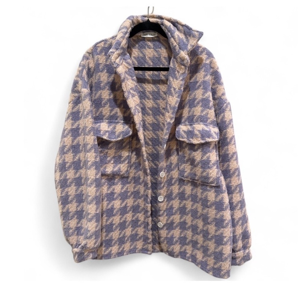 Chic Houndstooth Teddy Jacket in Blue and Cream